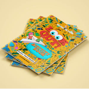 Libros de inglés sobre fondo amarillo